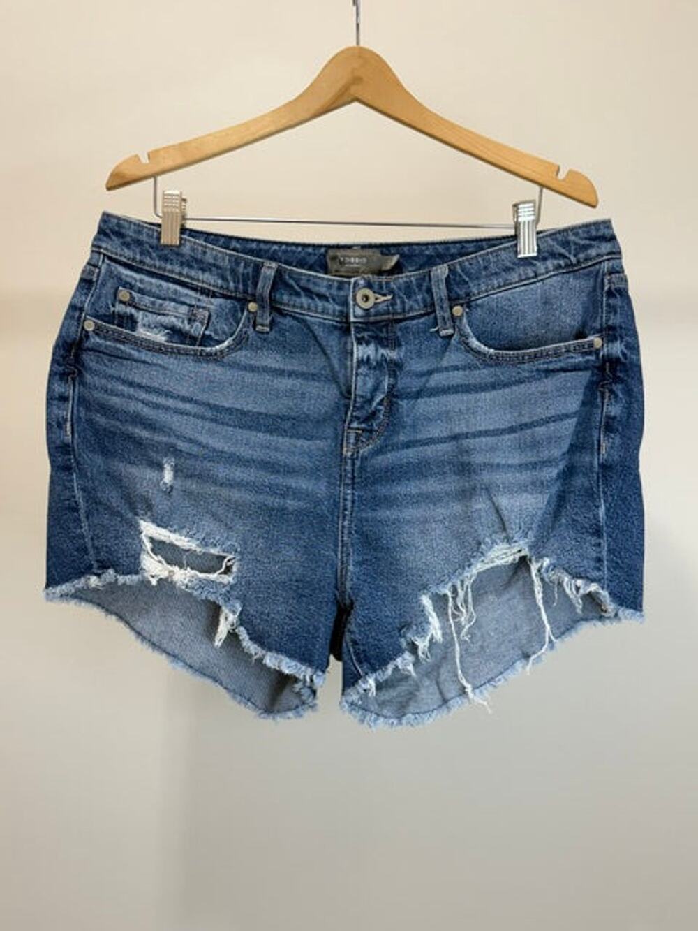 Torrid Distressed Denim Shorts Raw Hem #FeelTheFit Sz14/33W